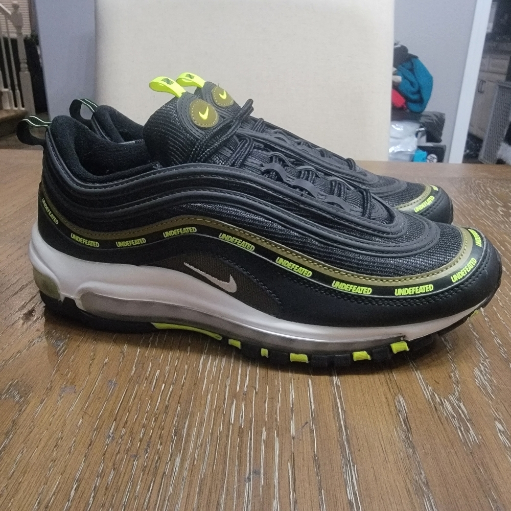 Nike Airmax 97, shoes,used, no box, good condtion, 7 men/8.5 women, black volt - Picture 1 of 8